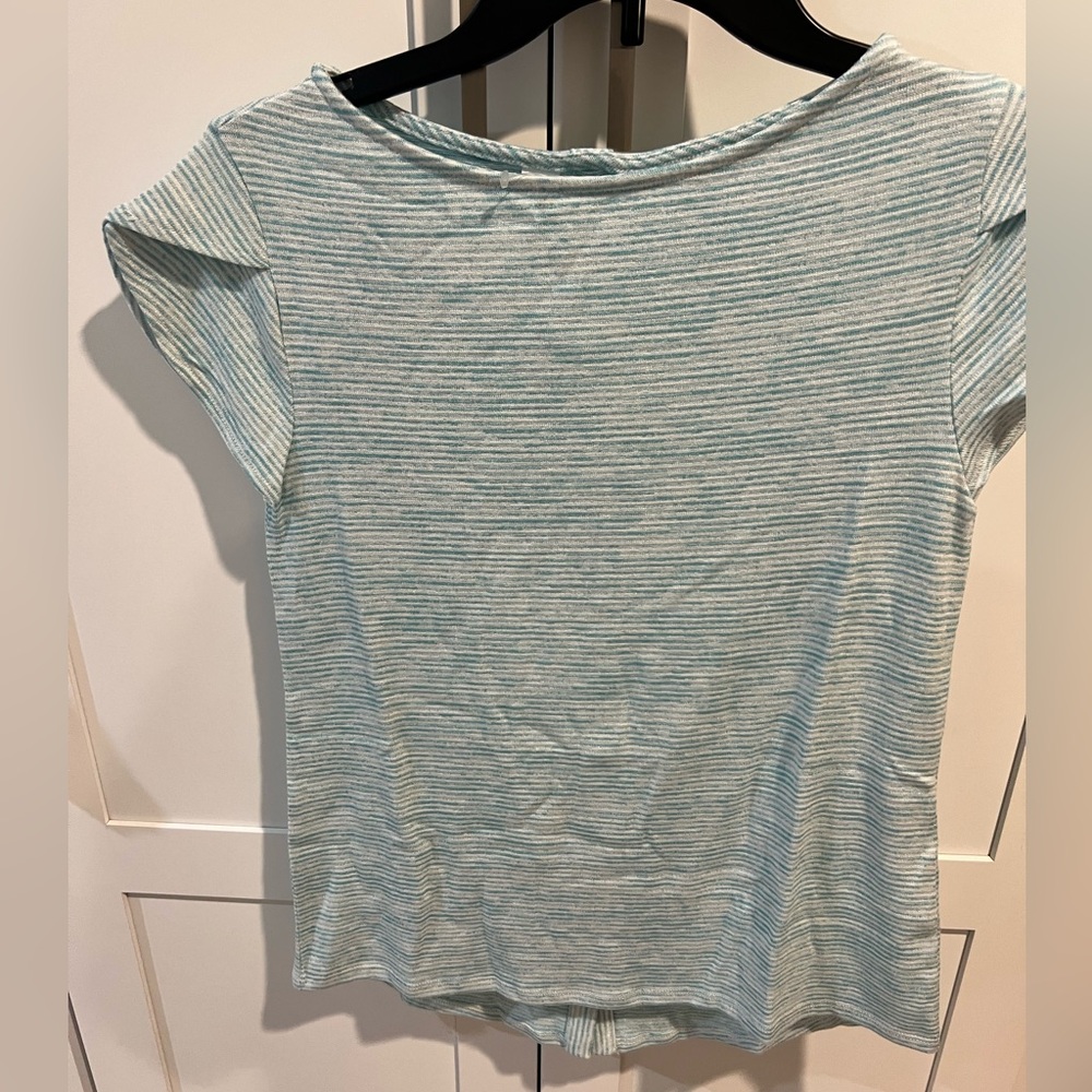 Button back knit top